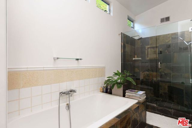 14622 Valley Vista Boulevard, Sherman Oaks, CA 91403