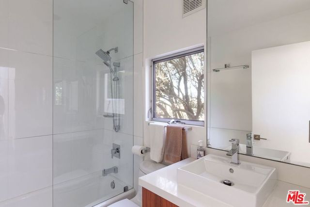 14622 Valley Vista Boulevard, Sherman Oaks, CA 91403