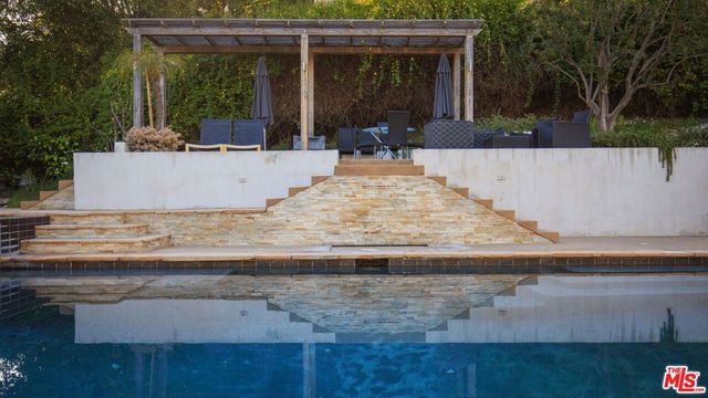 14622 Valley Vista Boulevard, Sherman Oaks, CA 91403