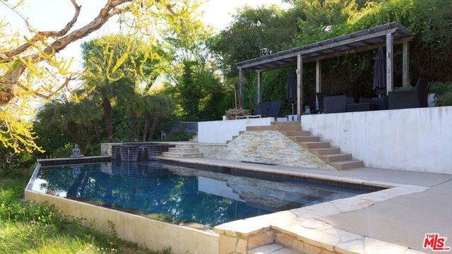 14622 Valley Vista Boulevard, Sherman Oaks, CA 91403