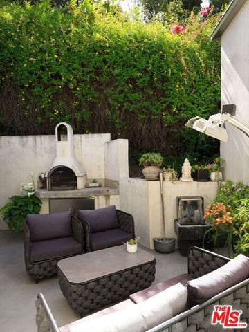 14622 Valley Vista Boulevard, Sherman Oaks, CA 91403