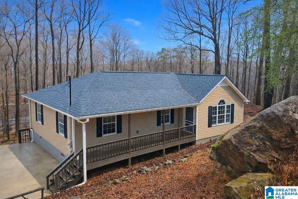 1047 POPLAR TRAIL, Warrior, AL 35180