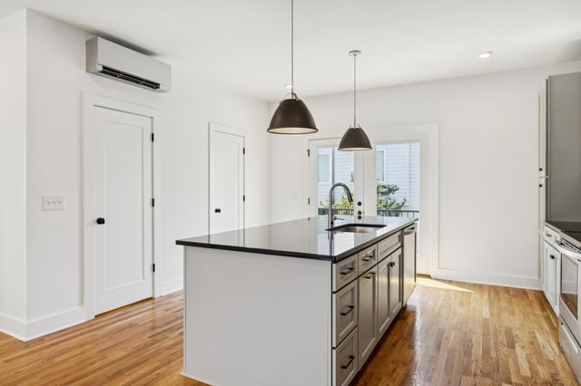 6006 Sterling St, Nashville, TN 37209