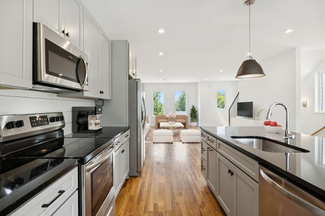 6006 Sterling St, Nashville, TN 37209