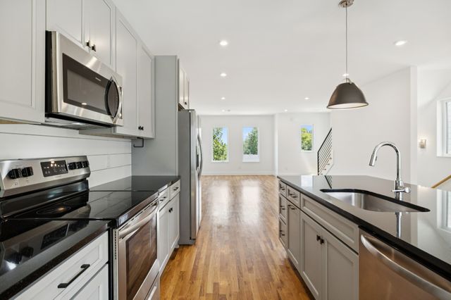 6006 Sterling St, Nashville, TN 37209