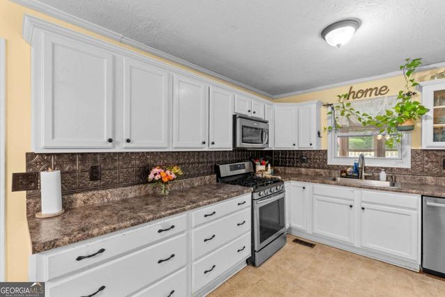 6326 South Skyline Drive, Douglasville, GA 30135