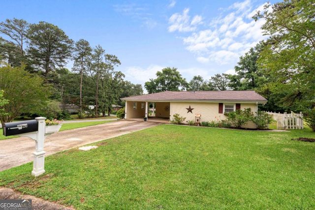 6326 South Skyline Drive, Douglasville, GA 30135