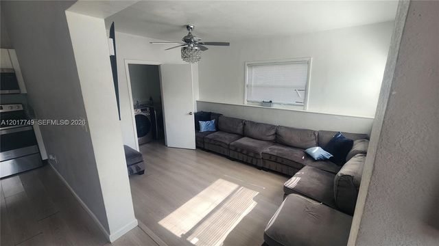 910 NW 17th Ave, Fort Lauderdale, FL 33311