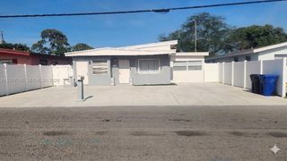 910 NW 17th Ave, Fort Lauderdale, FL 33311