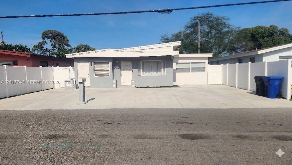 910 NW 17th Ave, Fort Lauderdale, FL 33311
