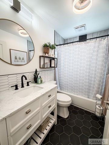 464 E 19th Street, Idaho Falls, ID 83404