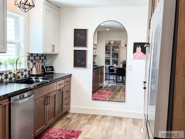 464 E 19th Street, Idaho Falls, ID 83404