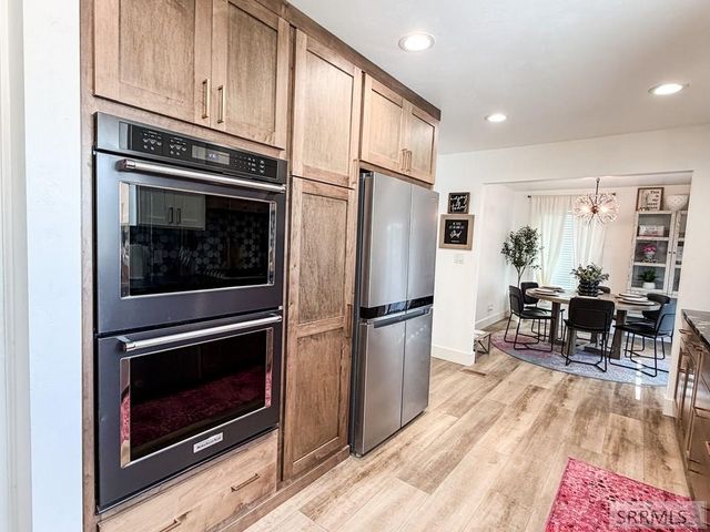 464 E 19th Street, Idaho Falls, ID 83404