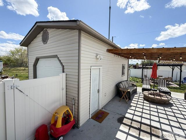 464 E 19th Street, Idaho Falls, ID 83404