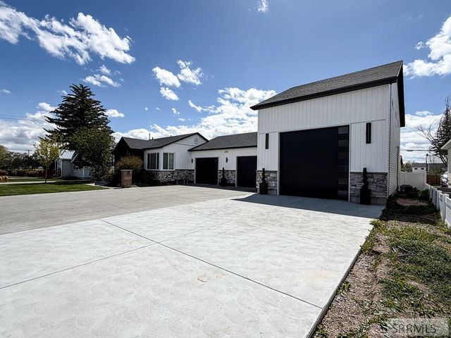 464 E 19th Street, Idaho Falls, ID 83404