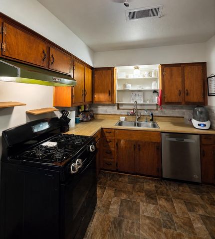 116 Oleander Street, Lake Jackson, TX 77566
