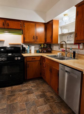 116 Oleander Street, Lake Jackson, TX 77566