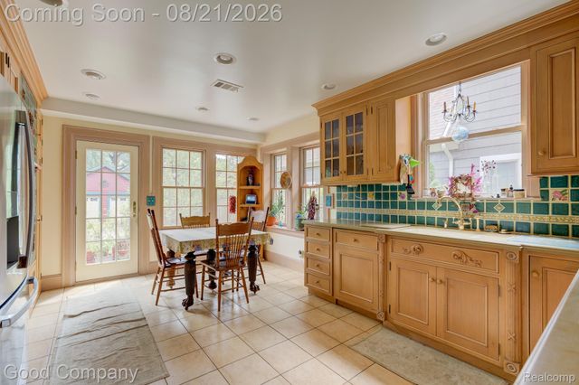 23 Hanover Road, Pleasant Ridge, MI 48069