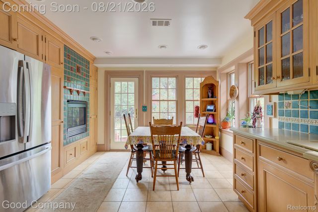 23 Hanover Road, Pleasant Ridge, MI 48069