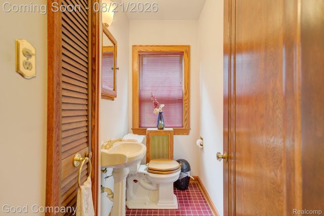 23 Hanover Road, Pleasant Ridge, MI 48069
