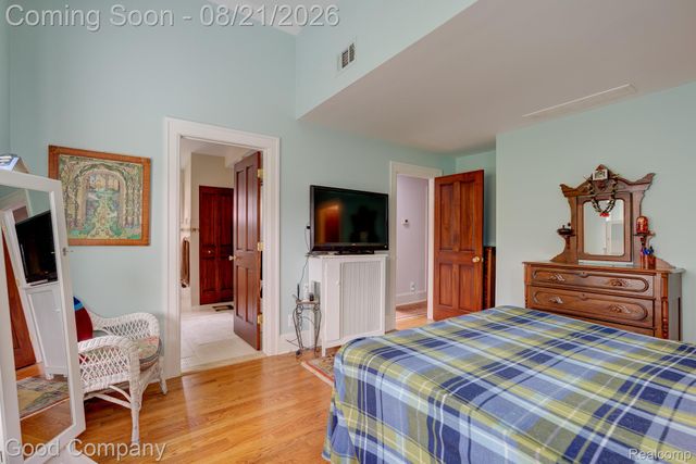 23 Hanover Road, Pleasant Ridge, MI 48069