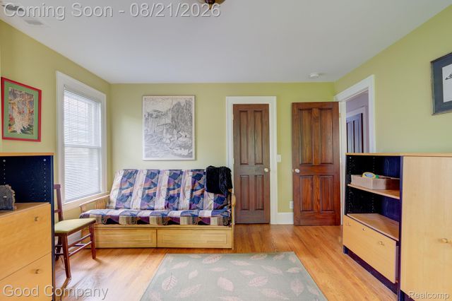 23 Hanover Road, Pleasant Ridge, MI 48069