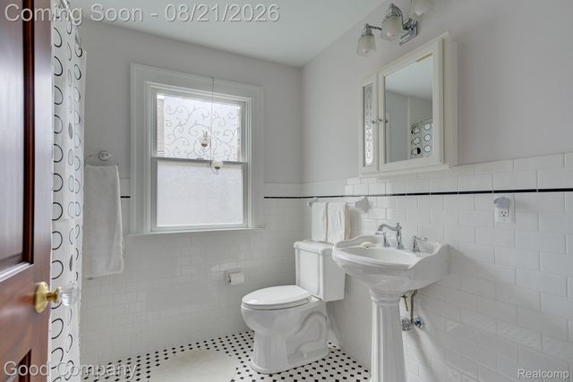 23 Hanover Road, Pleasant Ridge, MI 48069