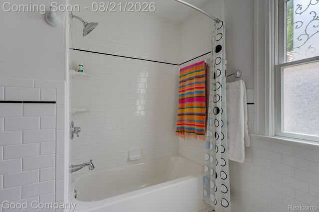 23 Hanover Road, Pleasant Ridge, MI 48069