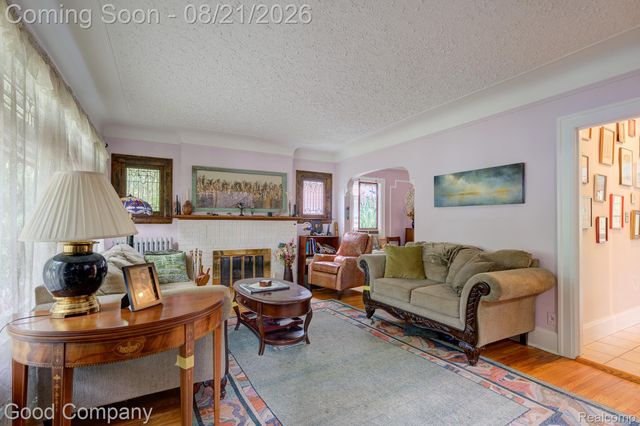 23 Hanover Road, Pleasant Ridge, MI 48069