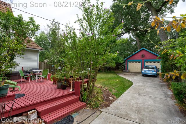 23 Hanover Road, Pleasant Ridge, MI 48069