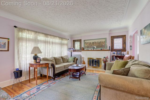 23 Hanover Road, Pleasant Ridge, MI 48069