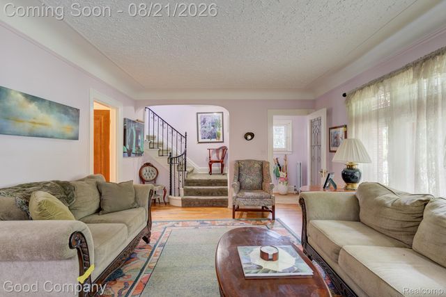 23 Hanover Road, Pleasant Ridge, MI 48069