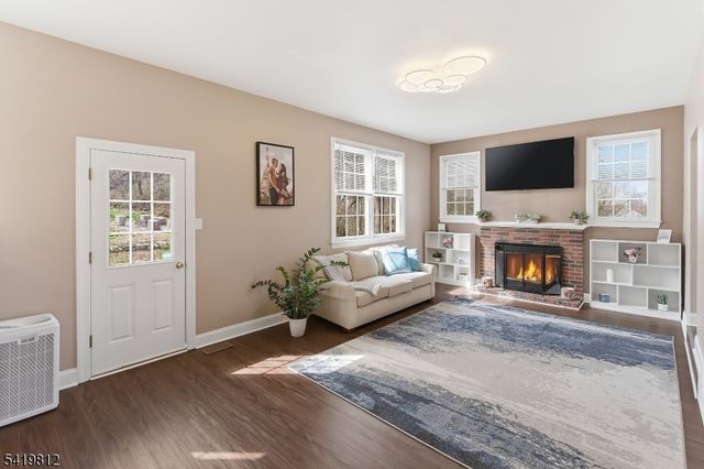 104 Hockenbury Dr, Glen Gardner Boro, NJ 08826