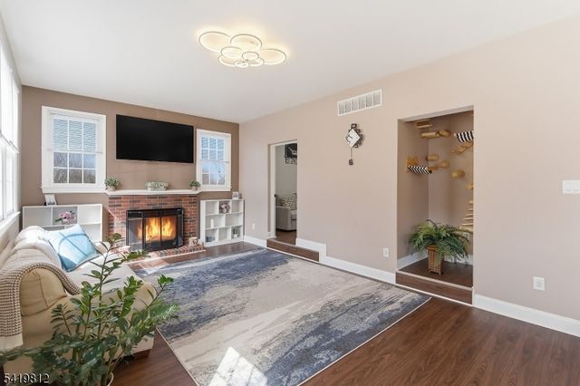 104 Hockenbury Dr, Glen Gardner Boro, NJ 08826