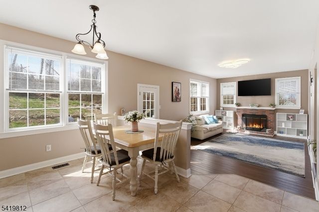 104 Hockenbury Dr, Glen Gardner Boro, NJ 08826