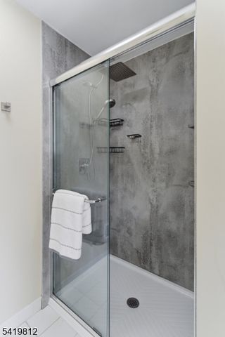 104 Hockenbury Dr, Glen Gardner Boro, NJ 08826