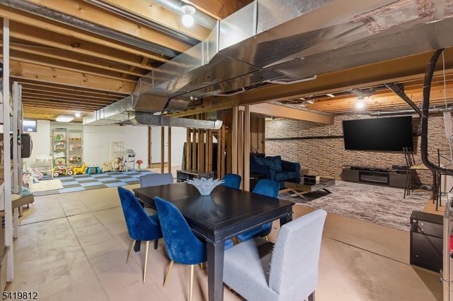 104 Hockenbury Dr, Glen Gardner Boro, NJ 08826