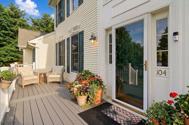 104 Hockenbury Dr, Glen Gardner Boro, NJ 08826