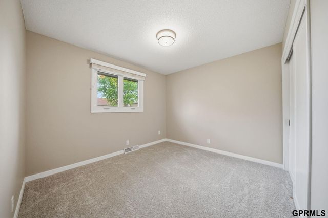 14227 Woolworth Circle, Omaha, NE 68144
