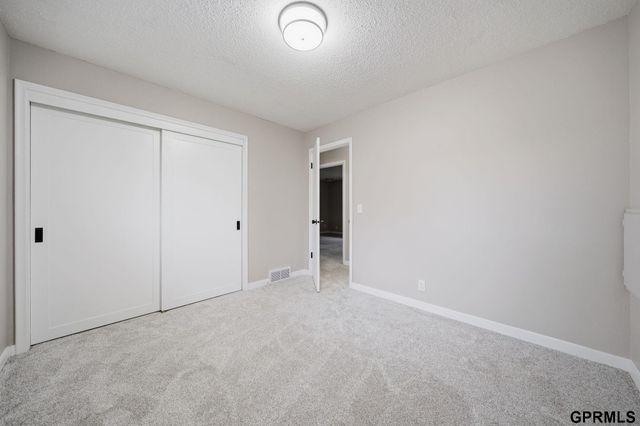 14227 Woolworth Circle, Omaha, NE 68144
