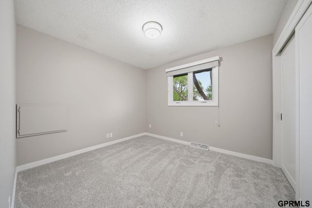 14227 Woolworth Circle, Omaha, NE 68144
