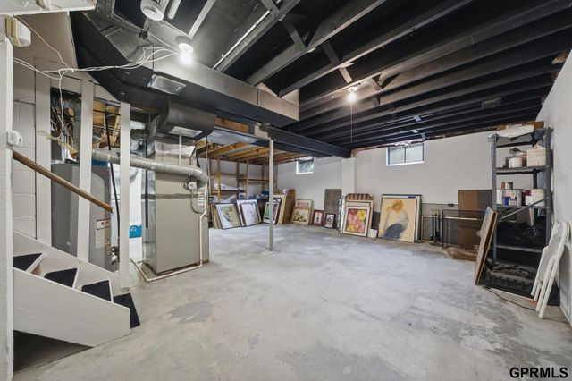 14227 Woolworth Circle, Omaha, NE 68144