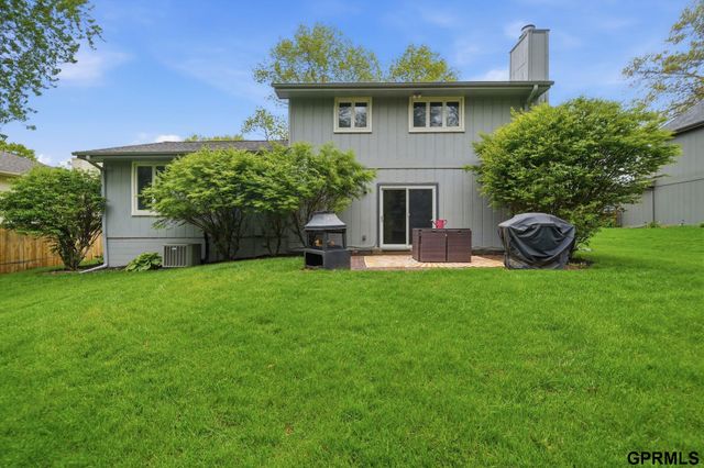 14227 Woolworth Circle, Omaha, NE 68144