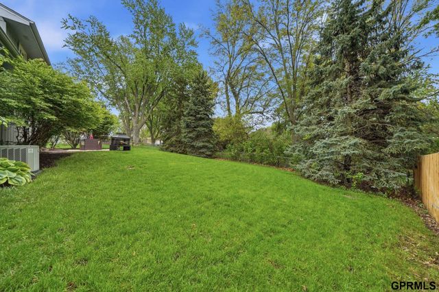 14227 Woolworth Circle, Omaha, NE 68144