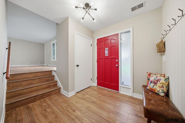 14227 Woolworth Circle, Omaha, NE 68144
