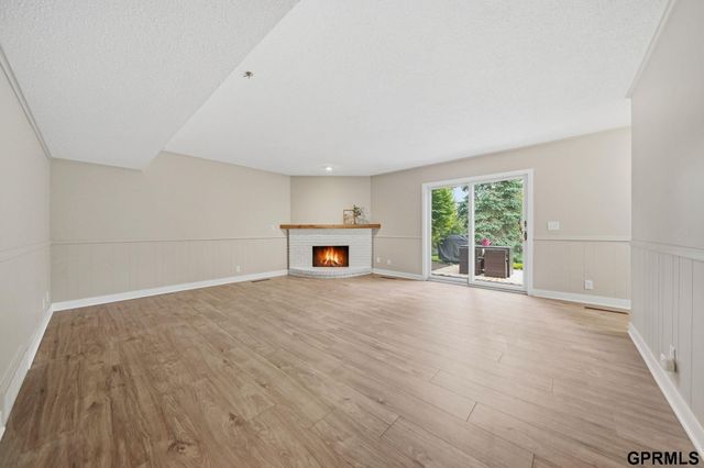 14227 Woolworth Circle, Omaha, NE 68144