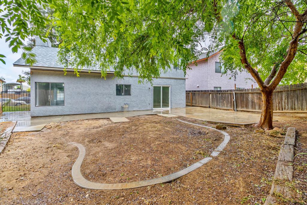 Image 19 of property listing at 2244 N Prospect Avenue, Fresno, CA 93722