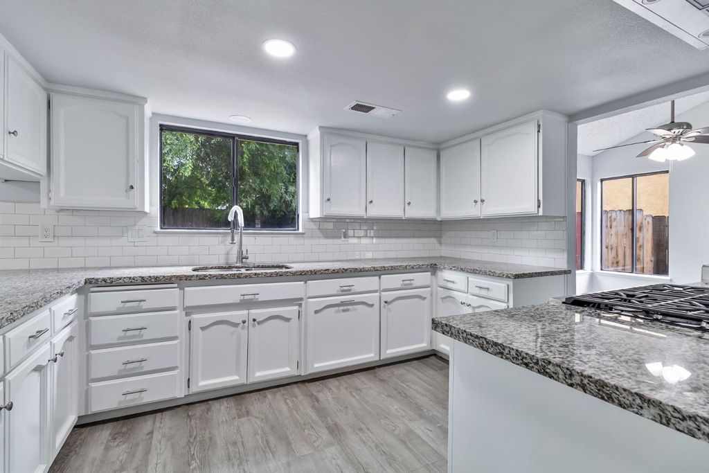 Image 7 of property listing at 2244 N Prospect Avenue, Fresno, CA 93722