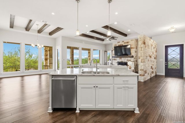 2004 BIG SPRING, Canyon Lake, TX 78133