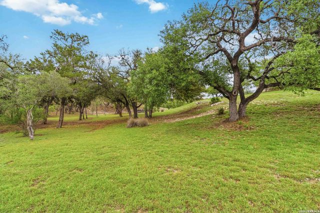 2004 BIG SPRING, Canyon Lake, TX 78133
